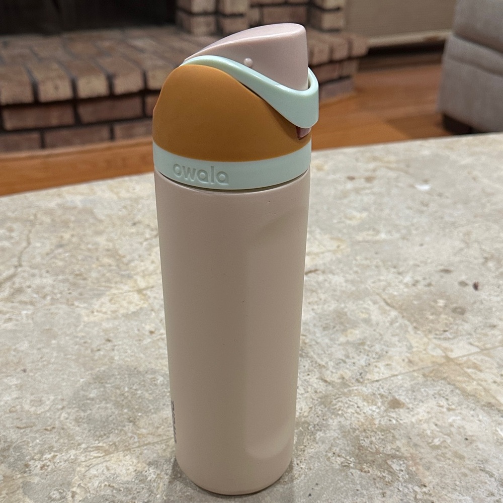 Owala FreeSip Water Bottle 24oz “Water in the Desert”